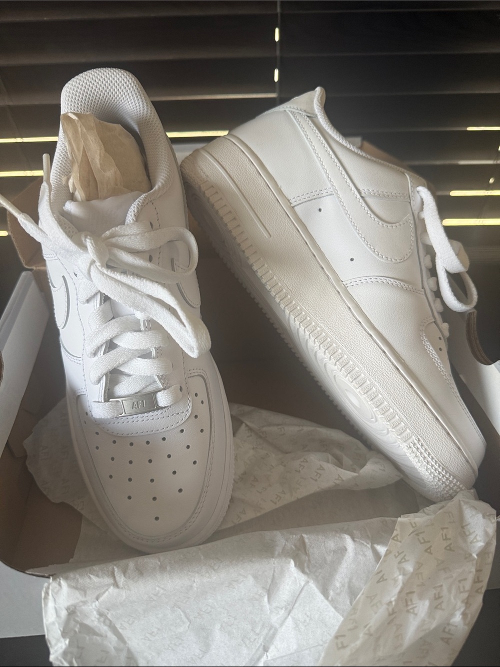 Women's All-White Low-Top Leather Sneakers